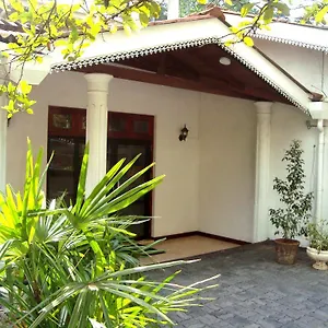 Layathraa Guest house